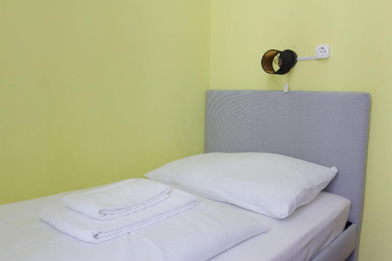 Hotel Pension Arpi Відень Екстер'єр фото