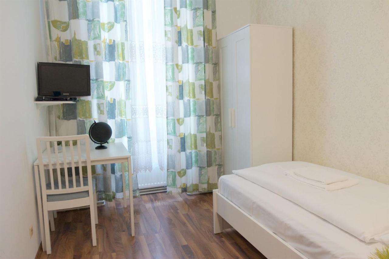 Hotel Pension Arpi Відень Екстер'єр фото