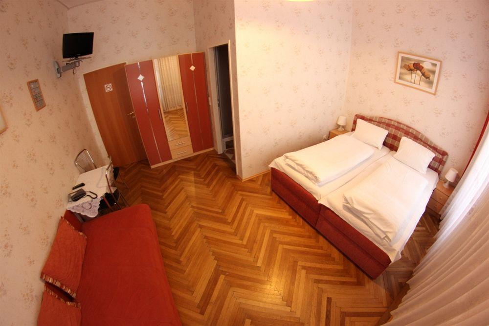 Hotel Pension Arpi Відень Екстер'єр фото