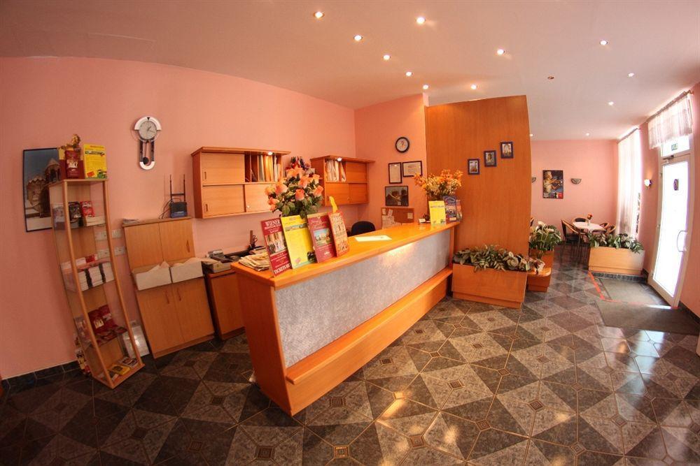 Hotel Pension Arpi Відень Екстер'єр фото