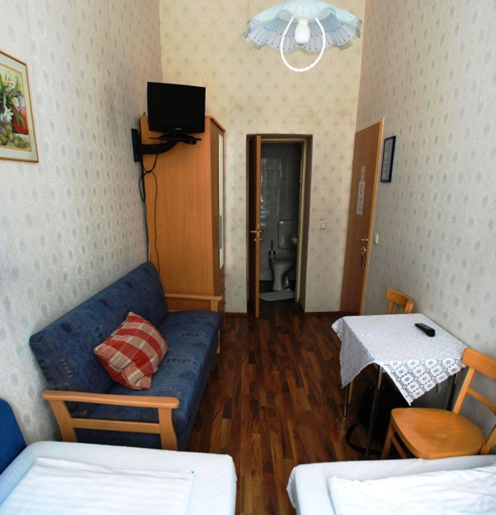 Hotel Pension Arpi Відень Екстер'єр фото